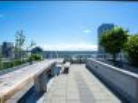 3rd image of 1325 Rolston St #1101