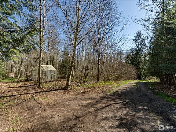 5th image of 1119 Eaglemount Road