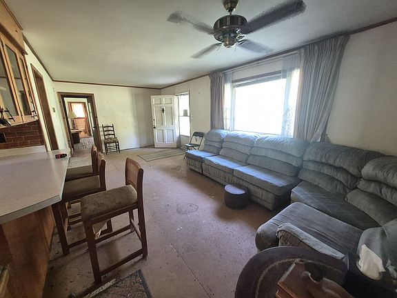 3rd image of 631 Scotts Chapel Rd