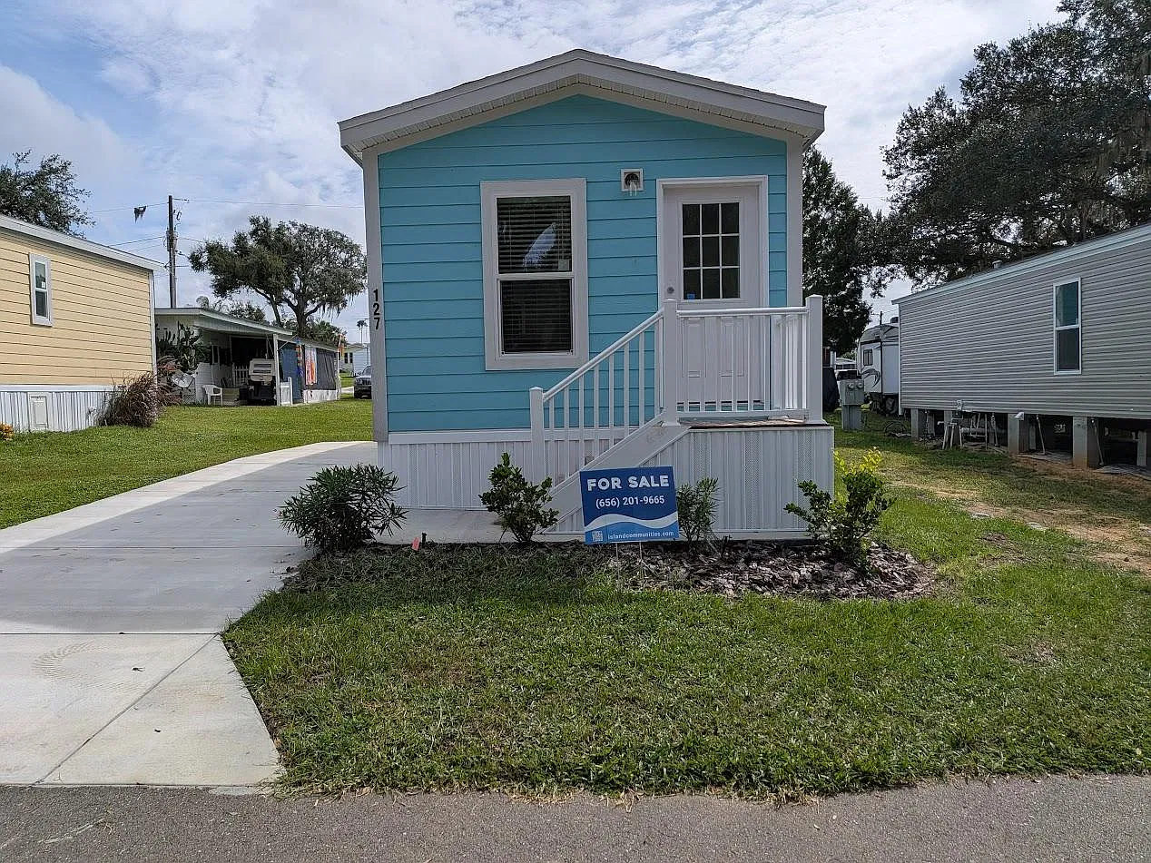2 bed, 1.0 bath, $1,099 — Photo 1