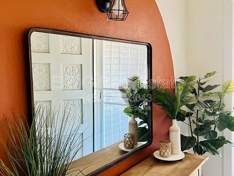 1711 W Montecito Ave — Photo 3