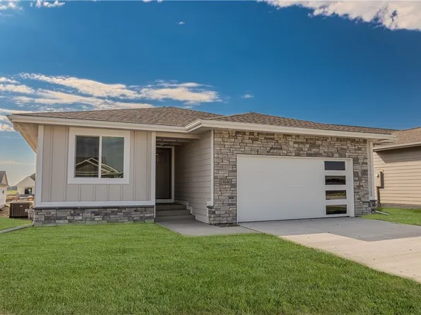 18040 Alpine Dr, Clive, IA 50325