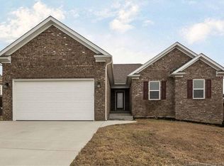 Pine Drive Cir, Henryville, IN 47126