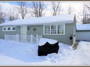 8 Sylvan Pkwy, Akron, NY 14001