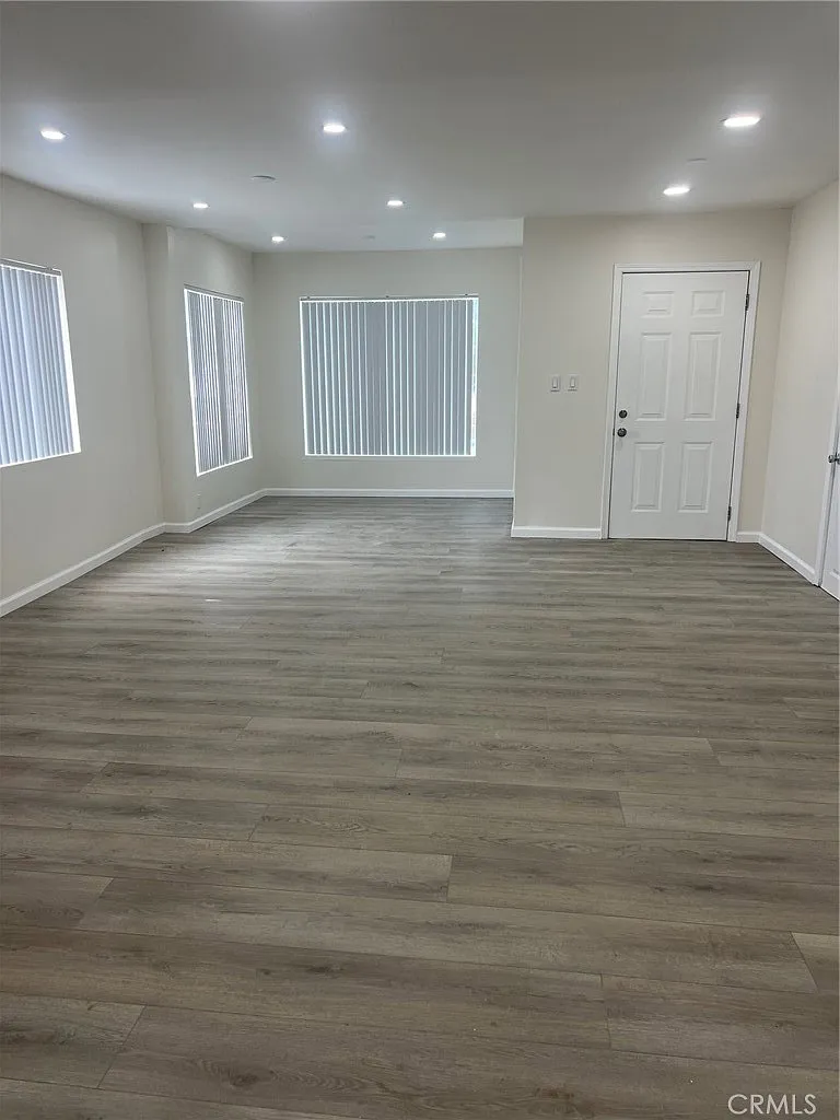 4 bed, 2.5 bath, 1676 sqft, $4,300 — Photo 2