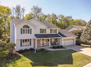 2209 Countryside Ln, Freeport, IL 61032