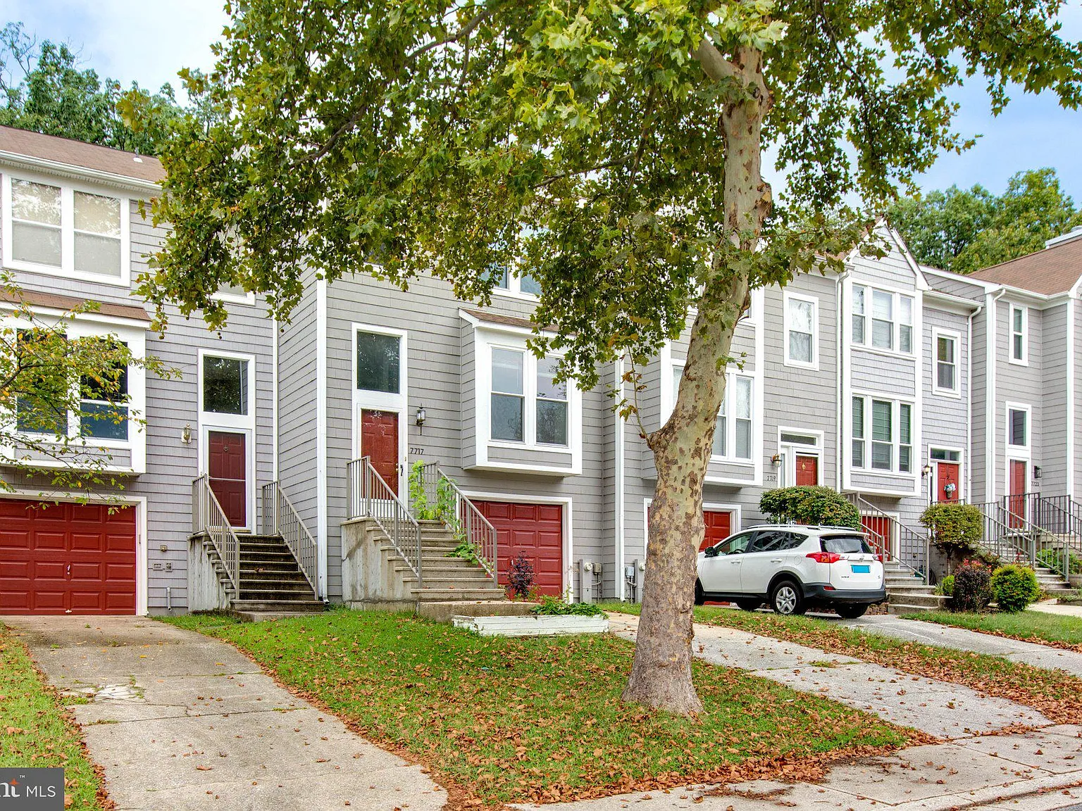 3 bed, 4.0 bath, 1940 sqft, $3,200 — Photo 3