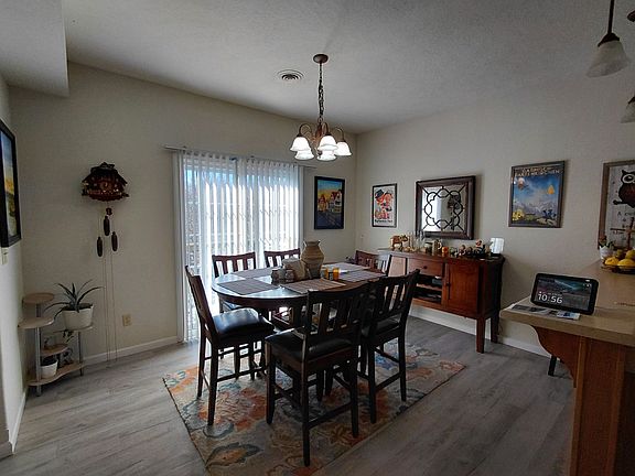 5th image of 344 Carmel Valley Way