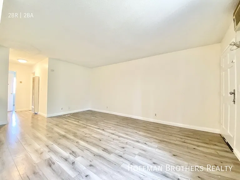815 Centinela Ave #107 — Photo 8