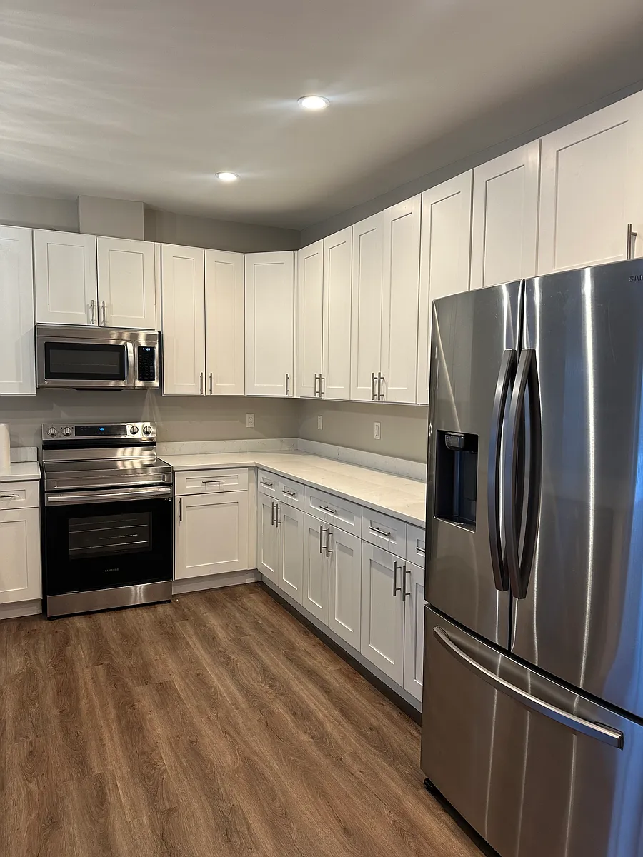 Building Photo - 4607 Lorain Ave #201