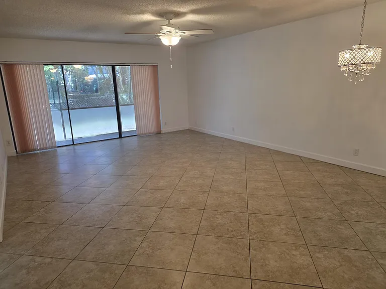 170 SE 7th St #301 — Photo 23
