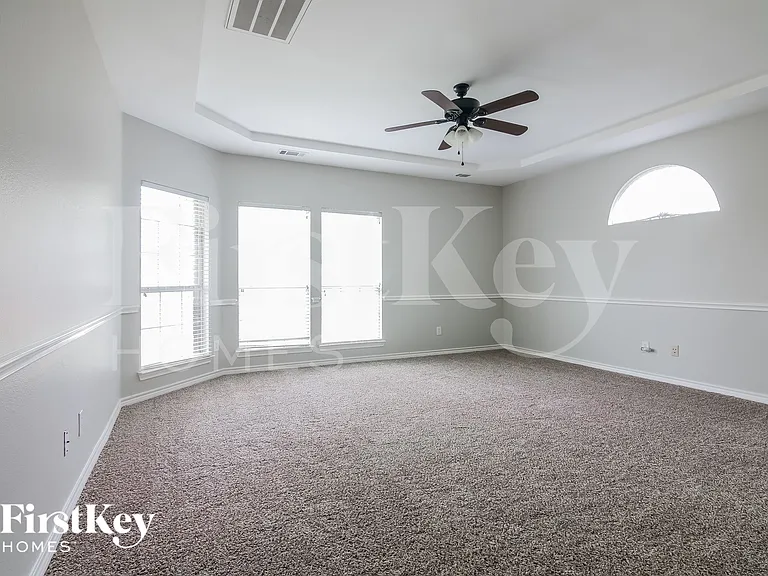611 Dover Heights Trl — Photo 9