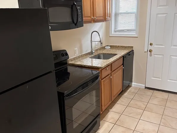 2713 12th St NE APT B, Washington, DC 20018