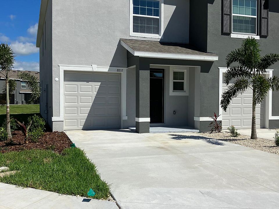 End unit townhome. Excellent, quiet, location within the community with a nice pond view.