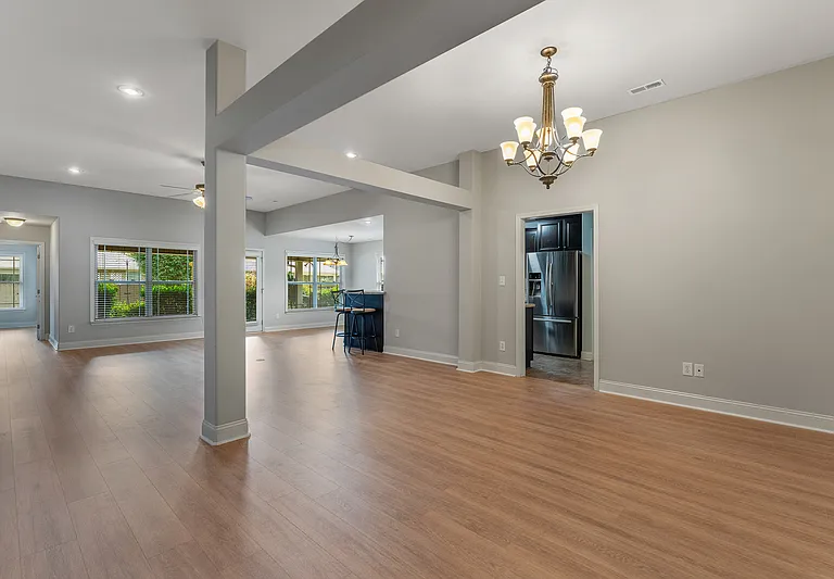 323 Harbor Glen Dr SW — Photo 3