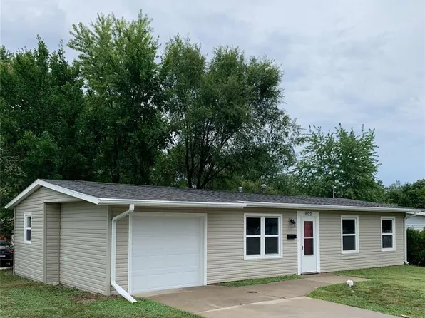 602 E McKissock St, Knob Noster, MO 65336