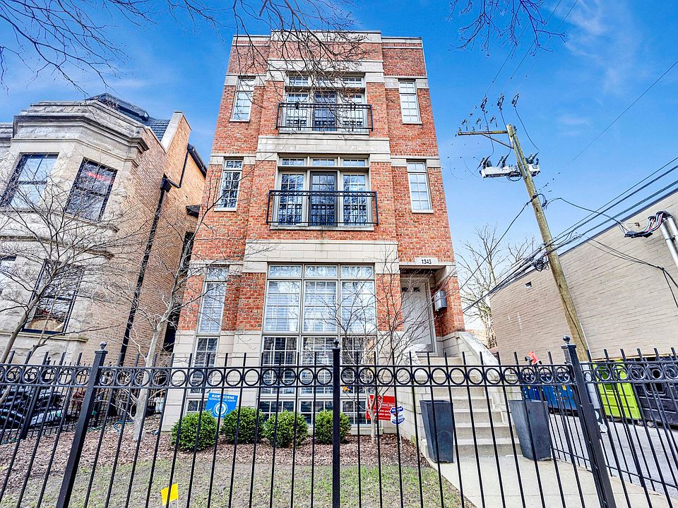 1st image of 1343 W Cornelia Ave #3