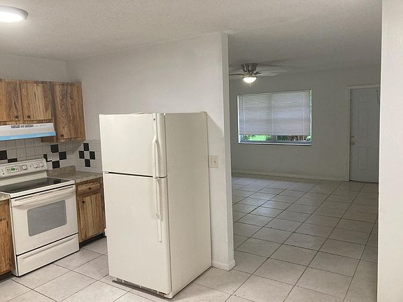 5th image of 3063 Jennings Ave