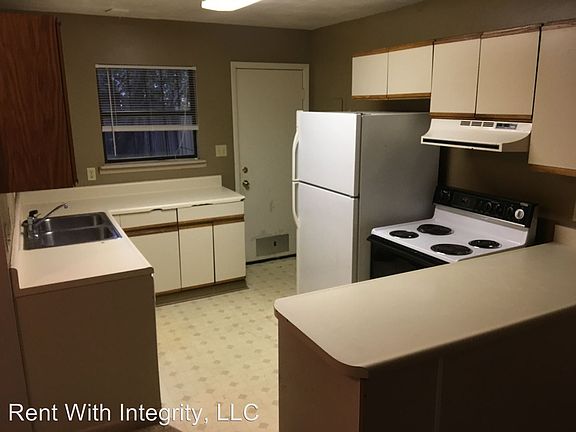 4th image of 512 McKeithen St #4