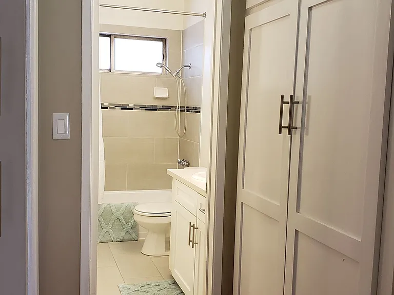 Magnolia Apartments - Your Sherman Oaks Retreat! — Photo 22