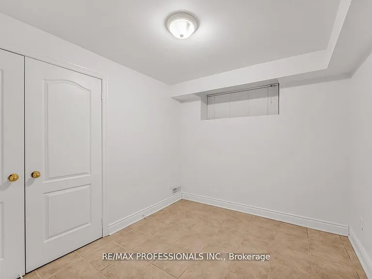 213 Major St #LOWER — Photo 10