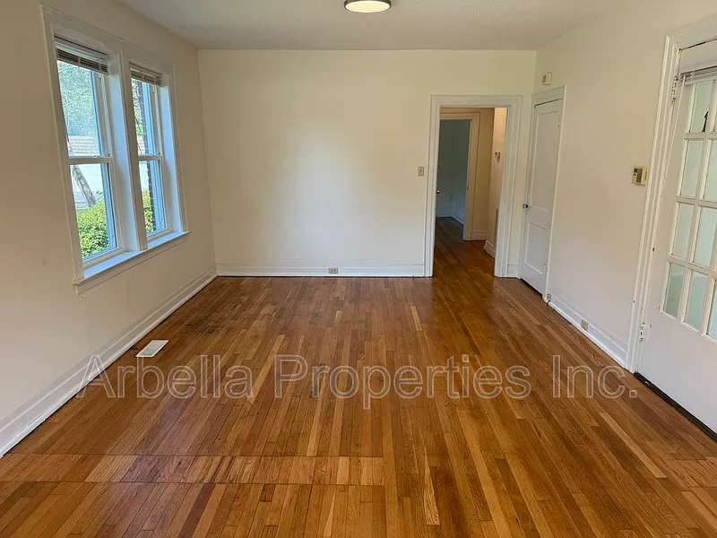 1 bed, 1.0 bath, 851 sqft, $1,100 — Photo 4