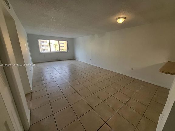 4th image of 6960 Miami Gardens Dr #2330