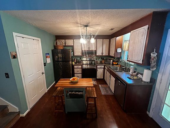 3rd image of 8572 Bentwood Dr