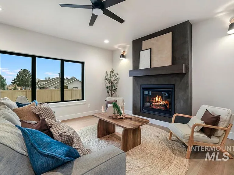 547 Canyon Falls Dr — Photo 6