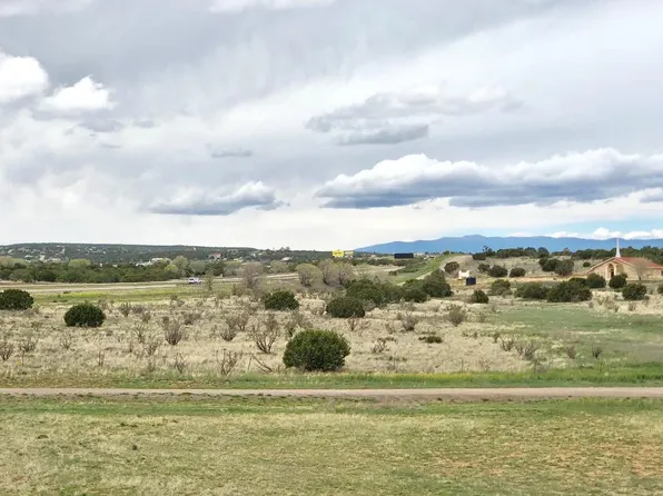 555 Thompson Rd, Edgewood, NM 87015