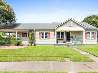 208 S Guegnon St, Abbeville, LA 70510