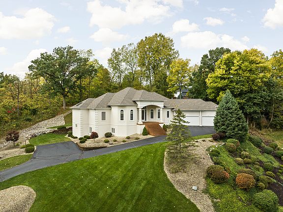 3rd image of 9025 Summer Estate Dr