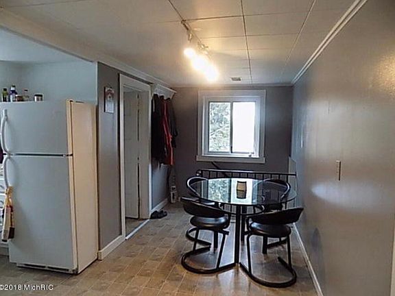 5th image of 709 Clinton Ave APT 2