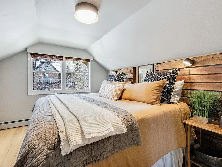 303 E Olive St #2 — Photo 4