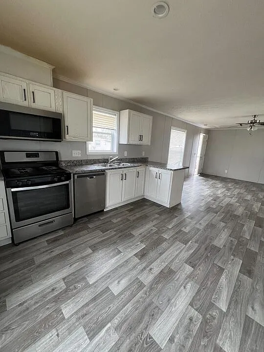 Building Photo - 3210 Bel Clare Dr #98AR
