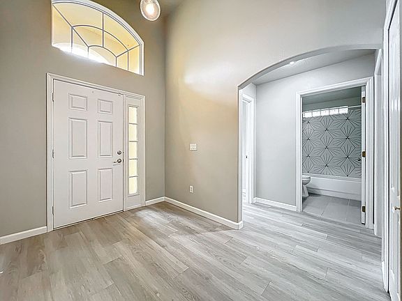 3rd image of 6677 Cherry Grove Cir
