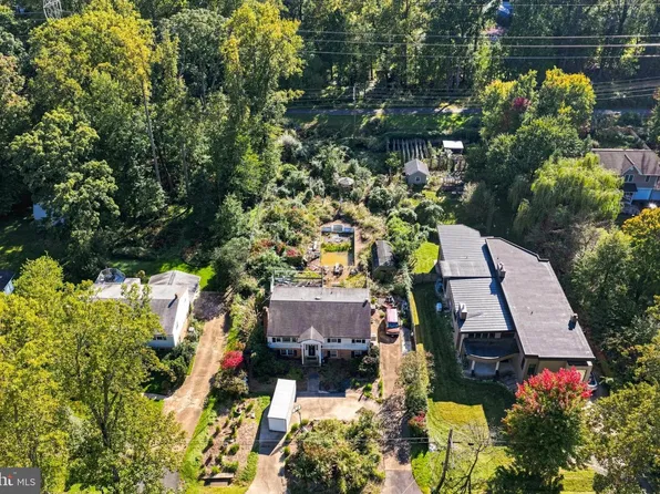 8123 Westchester Dr, Vienna, VA 22182