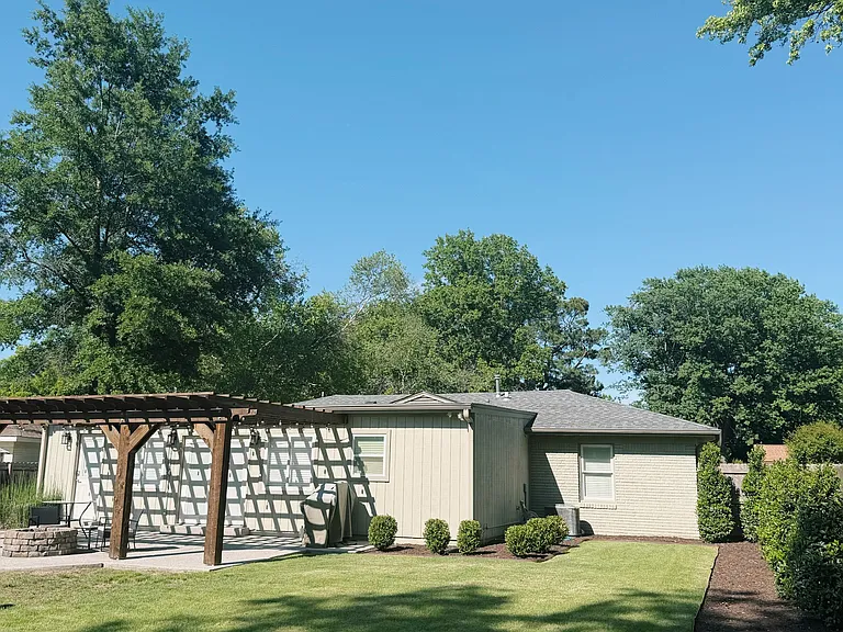 1343 Walton Rd — Photo 16