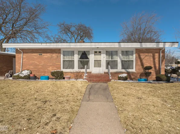 44 S Iowa Ave, Addison, IL 60101