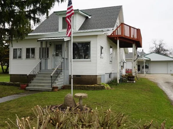 53 Spafford St, Saunemin, IL 61769