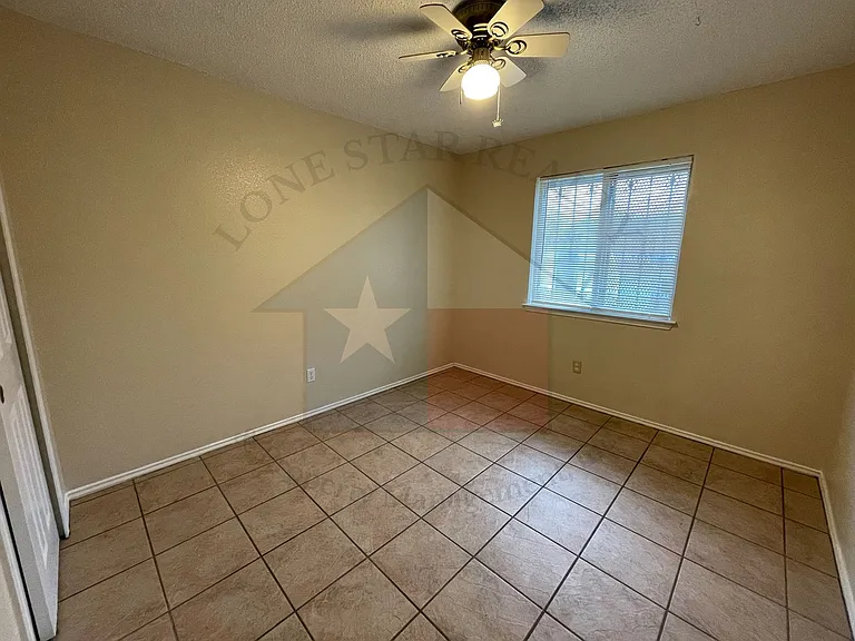 5006 Rockdale Dr — Photo 12