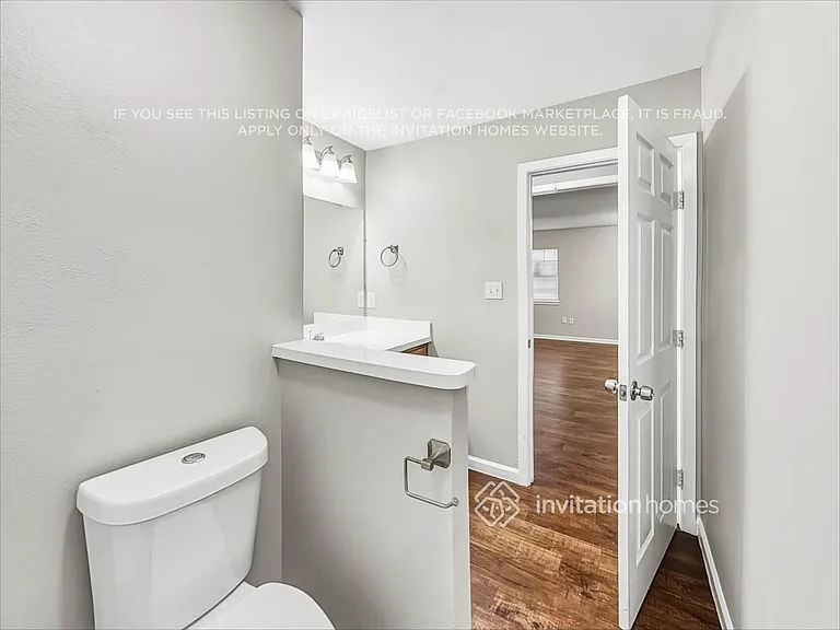 304 E Ross Ave — Photo 16