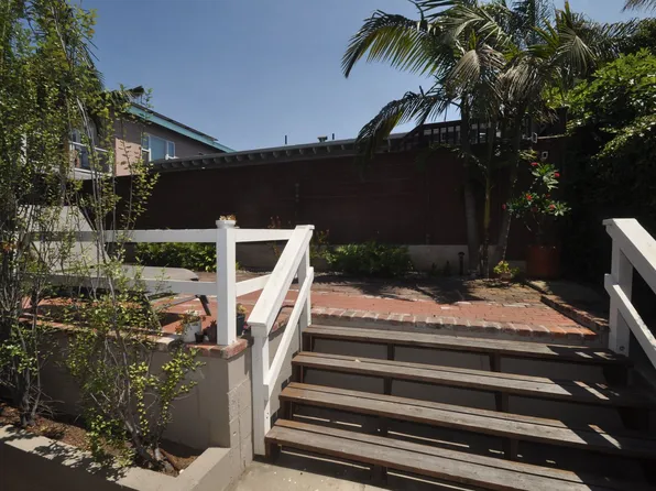 1122 7th Place 1105 6th Street Hermosa Beach, 1122 7th Pl #A, Hermosa Beach, CA 90254