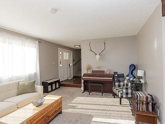 3rd image of 230 Jade St