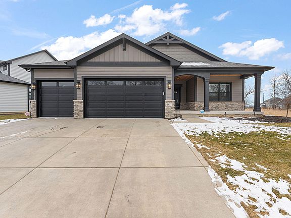 3rd image of 1651 Forest Ridge Dr