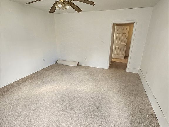 2nd image of 513 Rothrock Ave