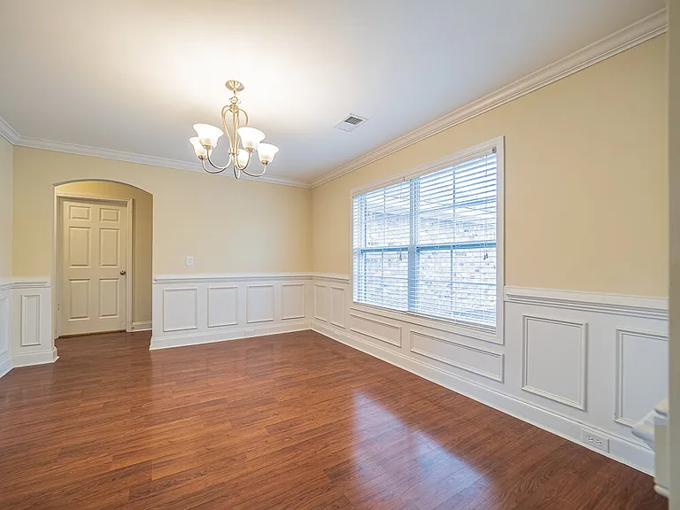 2740 Foxcroft Cir — Photo 13