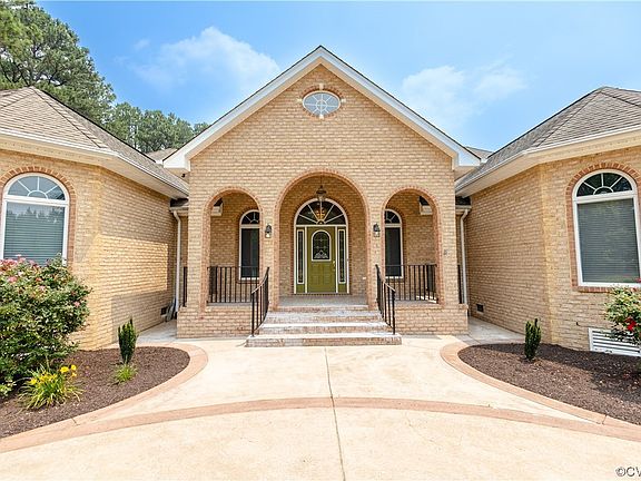 2nd image of 9017 Hollywood Dr