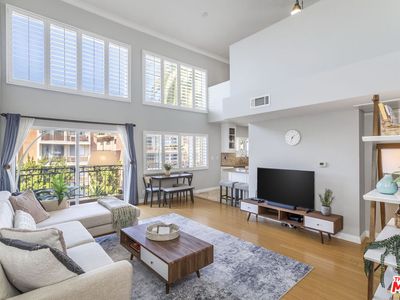 1154 S Barrington Ave APT 306, Los Angeles, CA, 90049