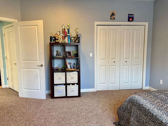 3rd image of 2098 Dempster Dr